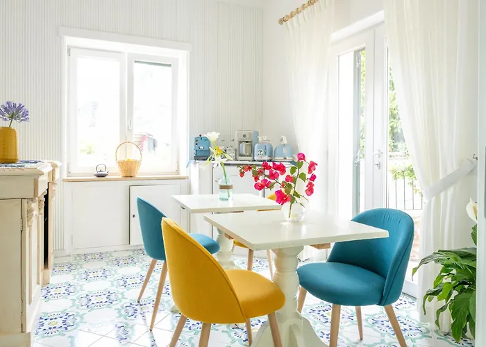 לינה וארוחת בוקר L'agapanto 4*